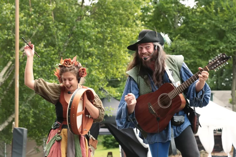 The Foxy Bard and Twig