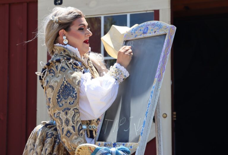 Englands Leading Lady, Lady Viola